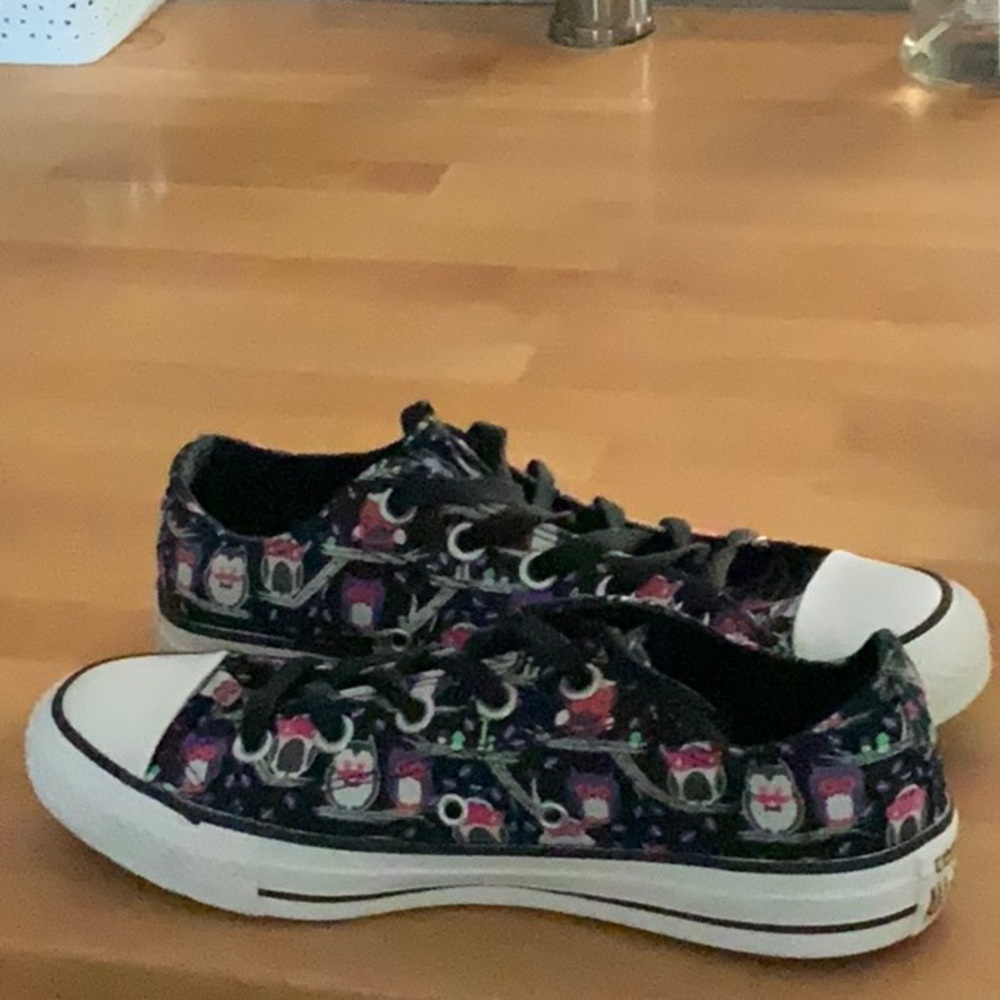 Converse Black Athletic Shoes Classic Design